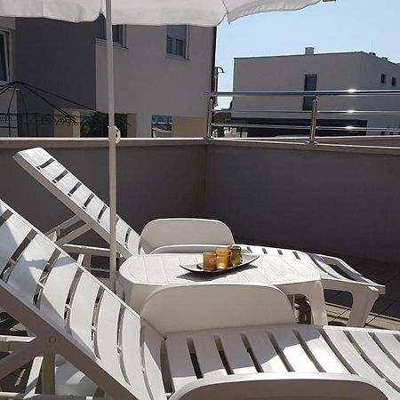Apartment Orange Brist พูลา ภายนอก รูปภาพ