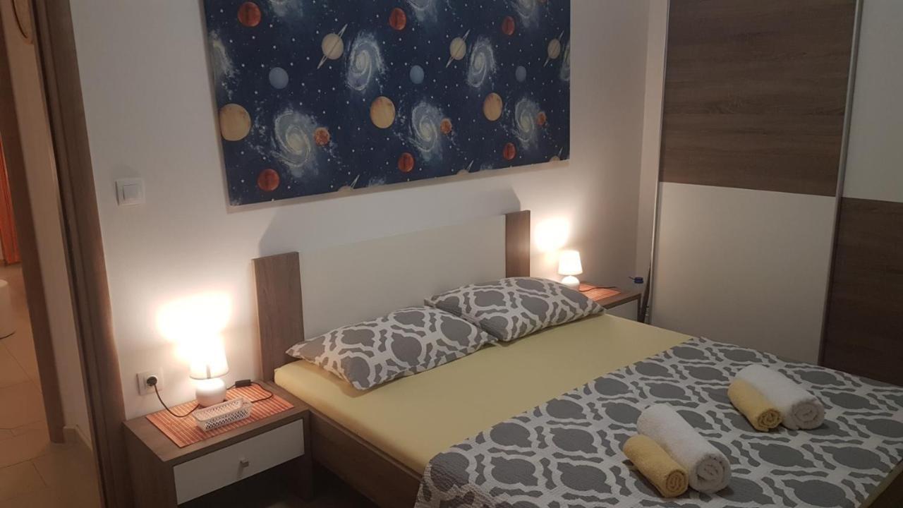 Apartment Orange Brist พูลา ภายนอก รูปภาพ