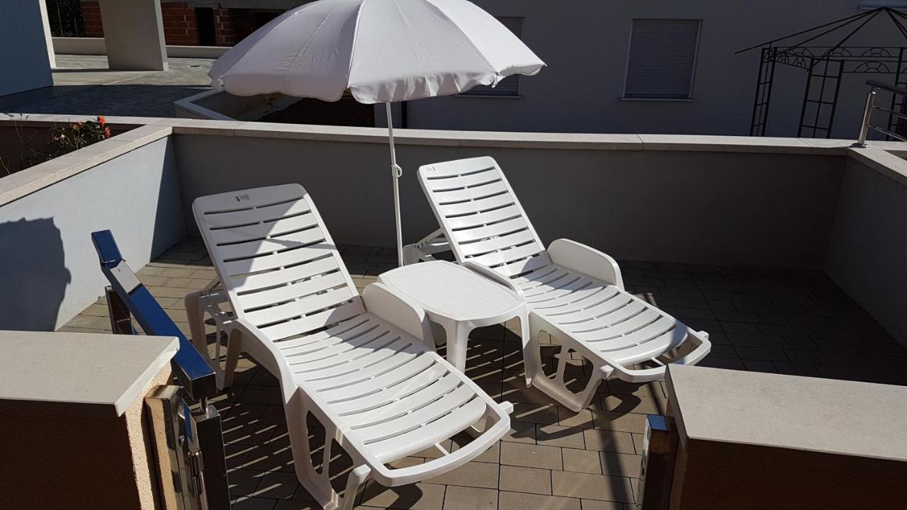 Apartment Orange Brist พูลา ภายนอก รูปภาพ