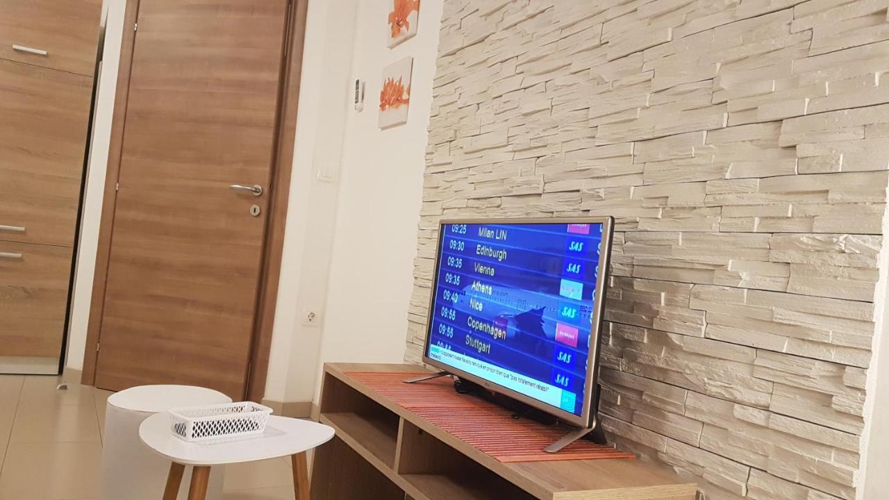 Apartment Orange Brist พูลา ภายนอก รูปภาพ